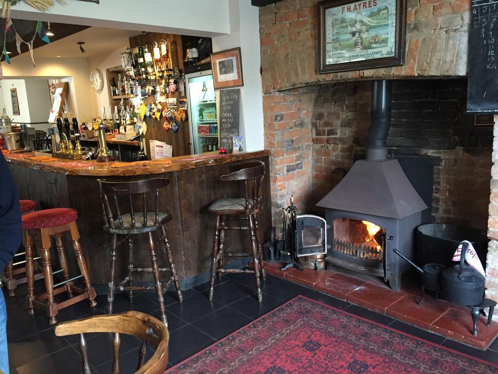 Red Lion Inn Sidbury Exteriör bild