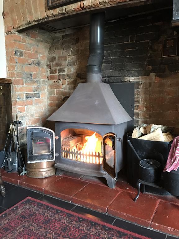 Red Lion Inn Sidbury Exteriör bild